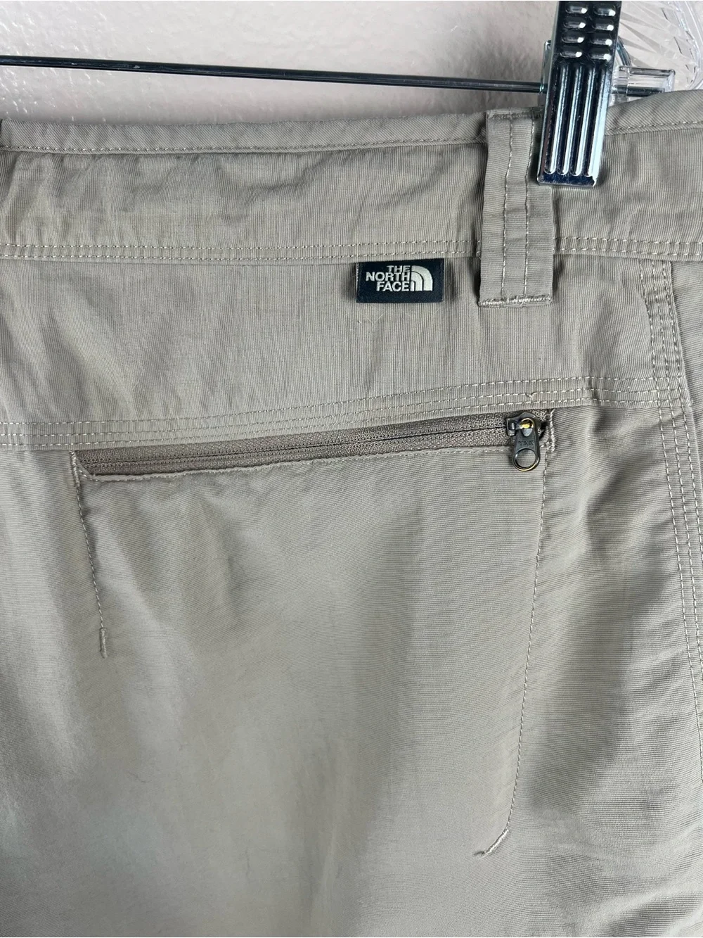 The North Face Men’s Khaki Cargo Hiking Shorts Size 30